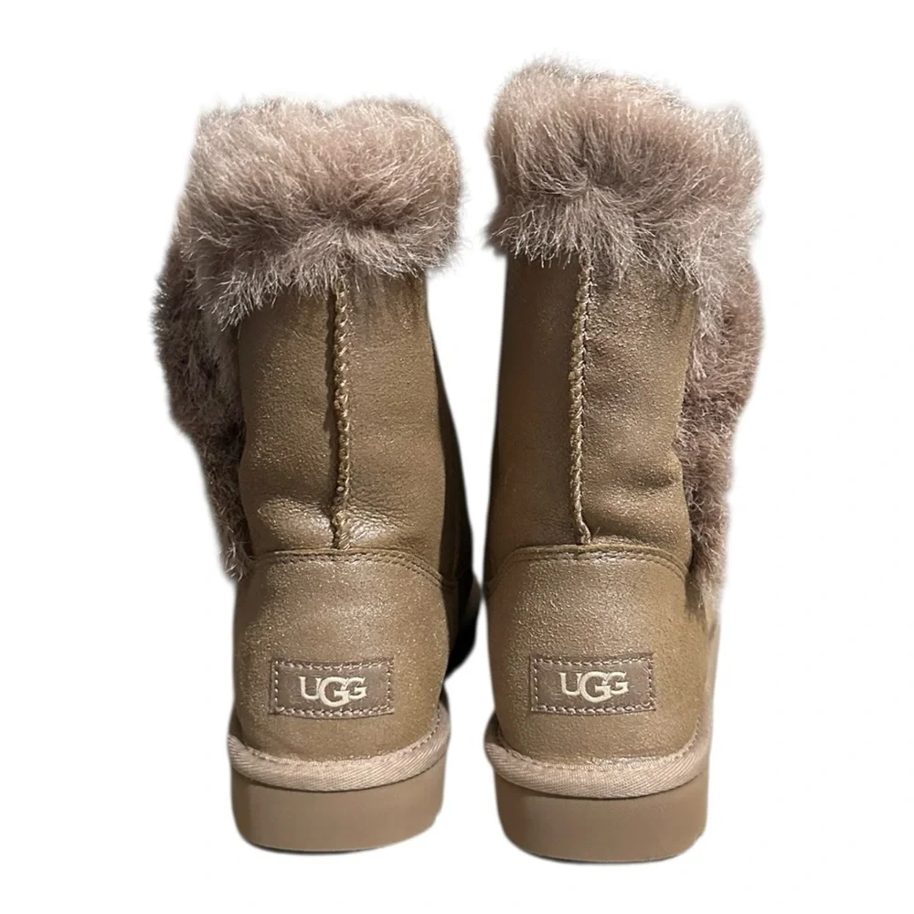 UGG Classic Fluff Pin Antique Pearl Boots NWB Size 7